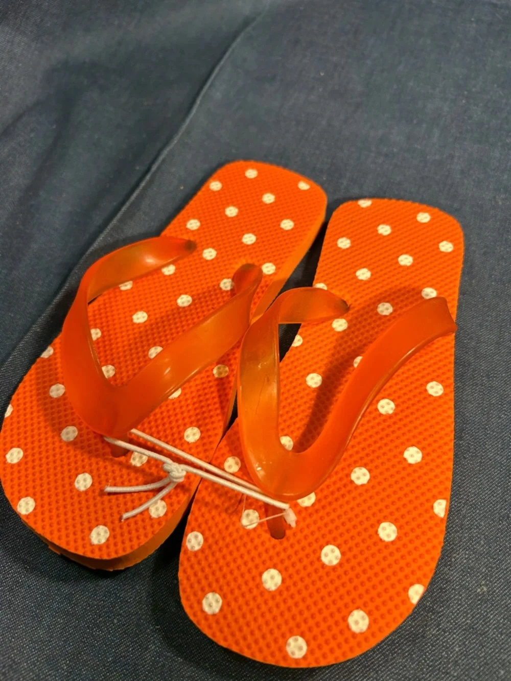 NWOT Polka dot summer flip flops